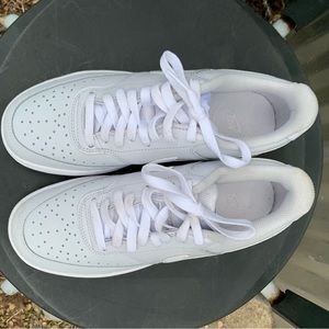 Nike woman’s court vision low sneaker